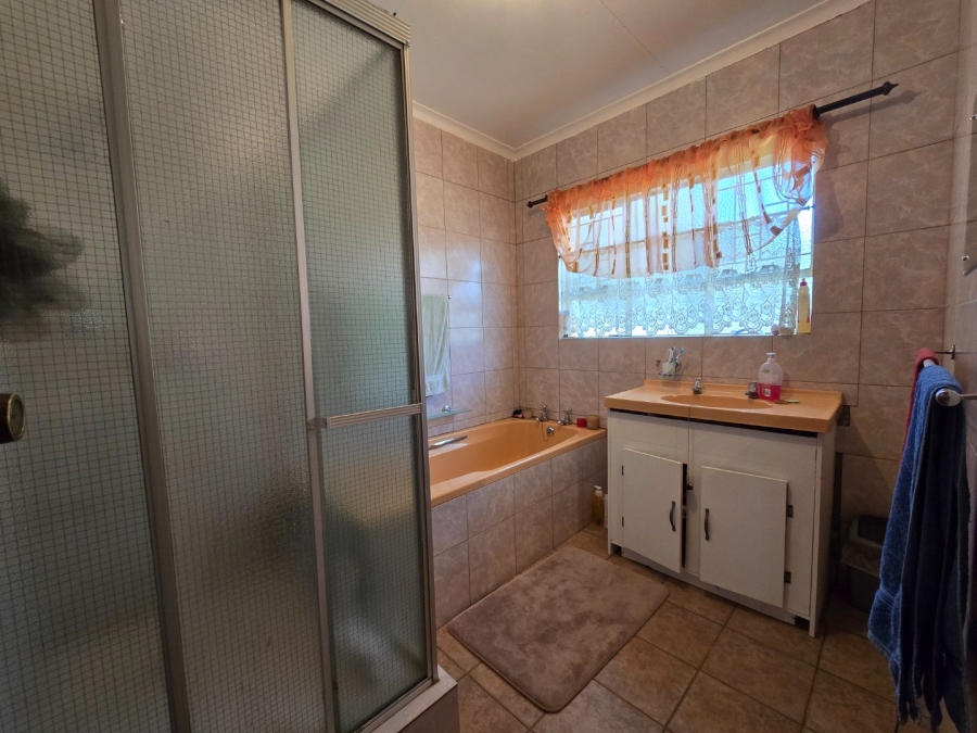 4 Bedroom Property for Sale in Universitas Ridge Free State